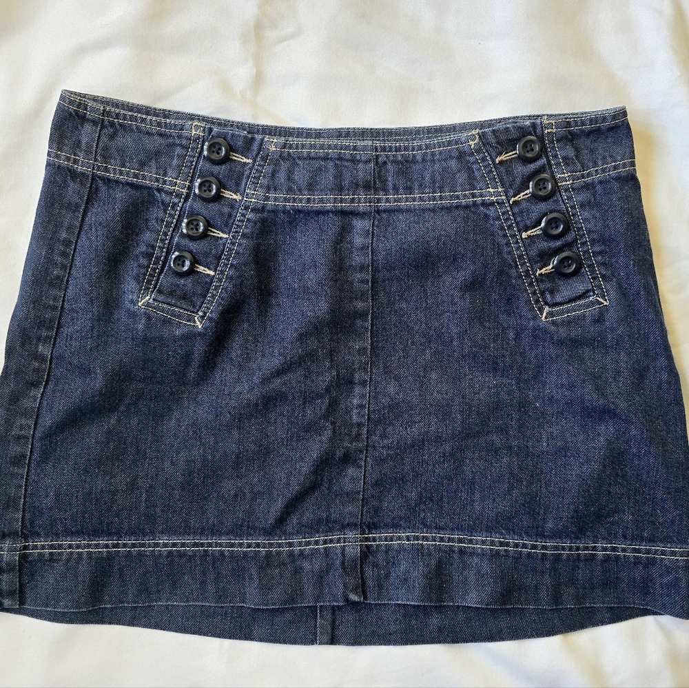 GAP Dark Blue Mini Skirt with Button Details Sz 12